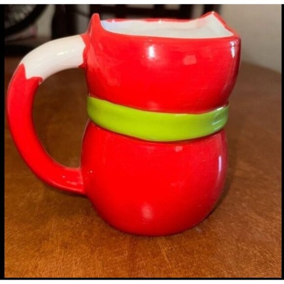 Fox-Shaped Ceramic Mug With Green Scarf - Picture 6 of 16